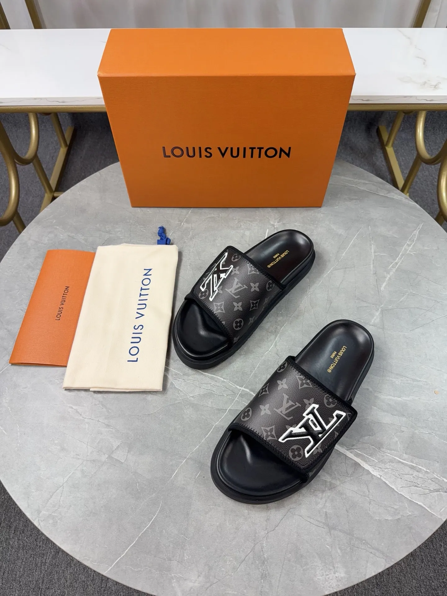 Men's Men's Shoes 💰380💰 🌈LV | Louis Vuitton ²⁰²³ 𝐬𝐬 🧡💚2025 Spring and Summer New Style Top Version‼ ️The original version is the same. The counter specializes in the latest straw slippers. Hard goods are new🆕 ❥Purchase level! Full of high-end feel! A popular model among bloggers at home and abroad, it’s retro and fashionable, and looks stunning on your feet! Mainly recommended models on the official website★ ━━━━━ ЅᏇєєt ━━━━━ ▪️Upper: original customized cowhide fabric ▪️Inner: cow lining ▪️Outsole: high-end rubber outsole ▪️Shoe size: 35-47 (46-47 customization is not returnable)